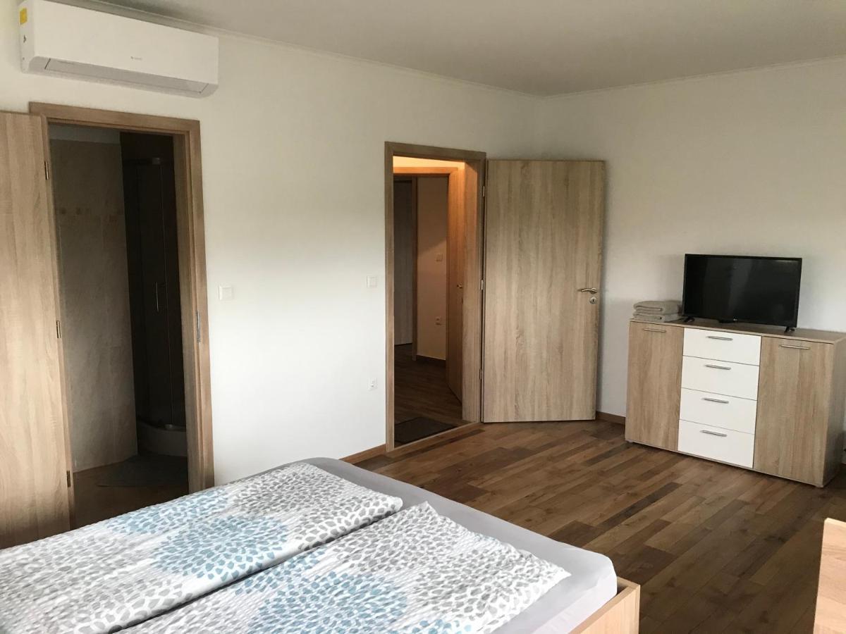 Matyas Vendeghaz 3 Rooms Apartment Kópháza Bagian luar foto