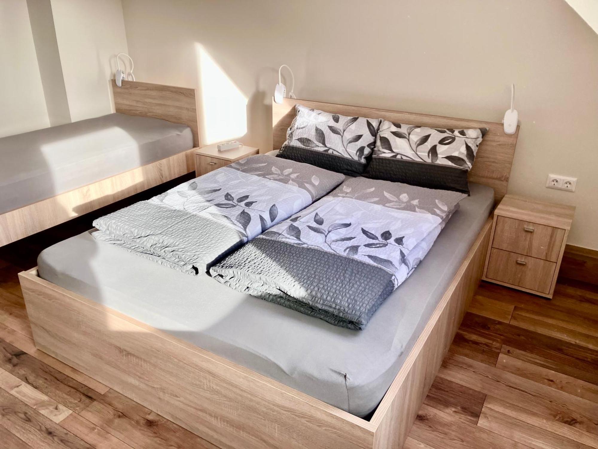 Matyas Vendeghaz 3 Rooms Apartment Kópháza Bagian luar foto